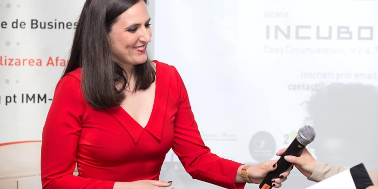 N-a prins senator, dar este director în Primăria Timișoara! Fostă coordonatoare de campanie electorală USR Timiș, Diana Amza a luat concursul pentru șefia Serviciul Asistență Medicală Școlară