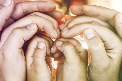 Cursuri gratuite pentru formarea asistenților maternali