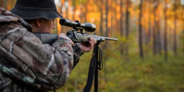 Încă un accident la vânătoare, în Timiș. A ajuns la UPU cu 12 alice în braț