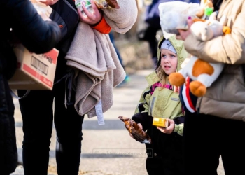 România trimite alimente și carburați spre Ucraina