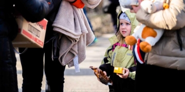 România trimite alimente și carburați spre Ucraina