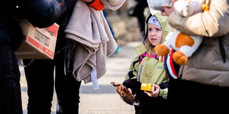 România trimite alimente și carburați spre Ucraina