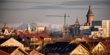 Munții Țarcu văzuți din Timișoara! Imagini spectaculoase surprinse de un fotograf