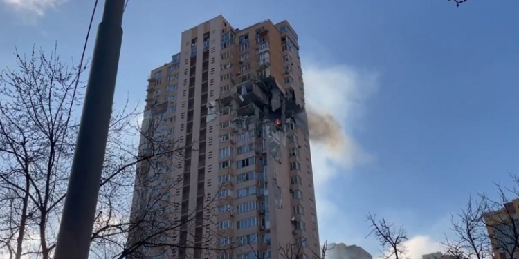 Uniunea Europeană trimite arme în Ucraina