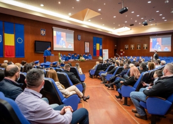 Implicarea socială premiată de Universitatea „Aurel Vlaicu” din Arad! Aniela Mladin este DHC la UAV