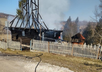 O biserică monument istoric a ars într-un incendiu