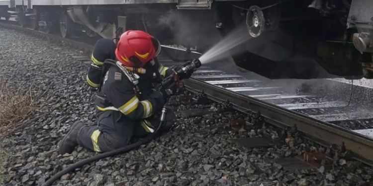 Un tren a luat foc în Arad
