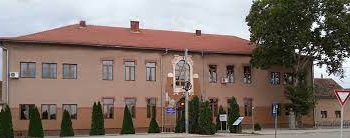 Profesor de sport din județul Arad, urmărit penal pentru hărțuirea sexuală a unei eleve