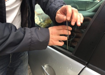 Atenție la hoții de mașini. Ce recomandă polițiștii