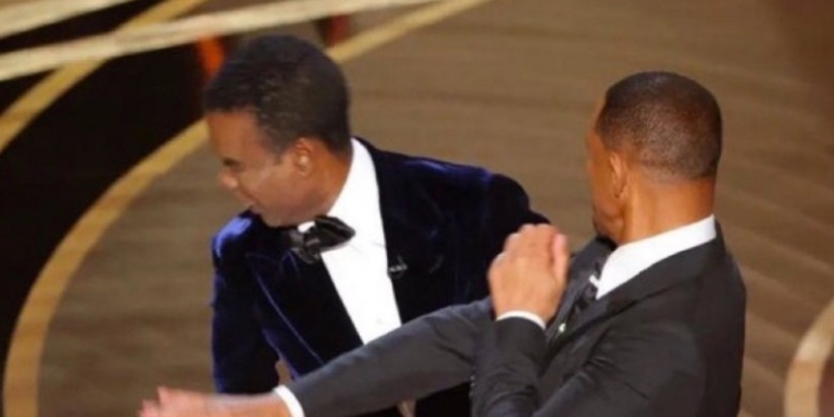 Oscar 2022. Will Smith l-a pălmuit pe Chris Rock. Vezi aici momentul