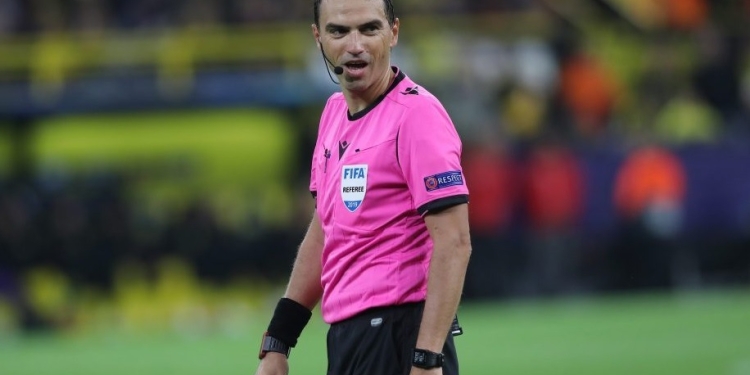 Arbitrul internațional Ovidiu Hațegan a suferit un infarct. A fost operat de urgență, la Timișoara