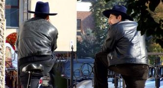 Urmărire ca în filmele de acțiune, în Timiș! Polițiștii au gonit pe urma unor meșteri de burlane, de etnie romă, care ar fi încercat să înșele o familie