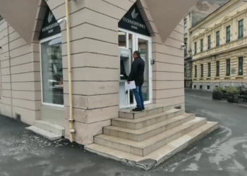 VIDEO UPDATE Trei spații comerciale din zona centrală a Timișoarei au fost vandalizate