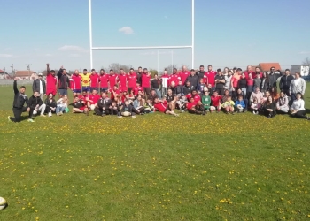 Gesturi mici care îi fac mari! Campionii României la rugby, SCM USAMVB Timișoara s-au jucat cu copiii de la Centrul Speranța