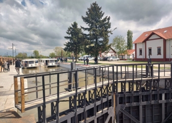 VIDEO Navigația pe Bega, din Timișoara spre Serbia, a fost redeschisă după mai bine de jumătate de secol