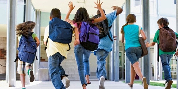 Școli goale până în 2 mai! A început vacanța de primăvară!