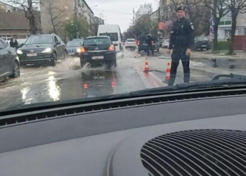 VIDEO Inundație pe un bulevard principal din Timișoara! A fost nevoie de intervenția pompierilor și jandarmilor