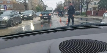 VIDEO Inundație pe un bulevard principal din Timișoara! A fost nevoie de intervenția pompierilor și jandarmilor