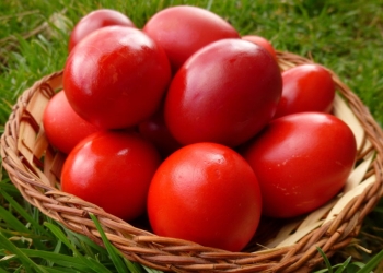 Credincioșii catolici sărbătoresc Învierea Domnului