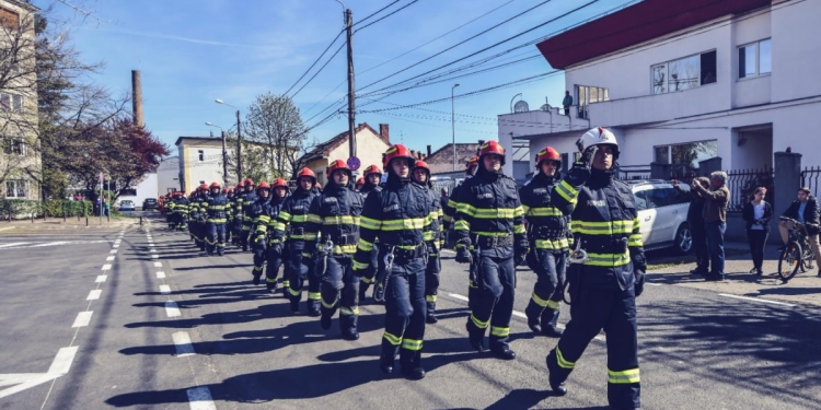ISU Timiș a făcut instrucție cu angajații din biserici și mall-uri, înaintea Sărbătorilor Pascale!