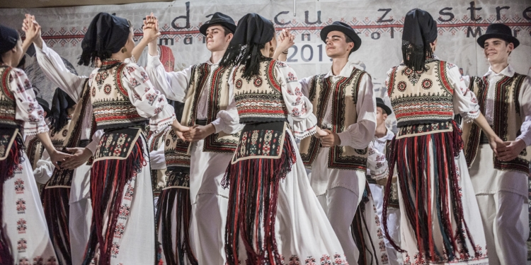 ”Lada cu Zestre”, în plină desfășurare. Tradițiile bănățene, în fața publicului, într-un eveniment de anvergură