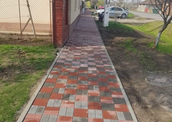 Trotuar pavat, în Utvin. Misiune plină de provocări