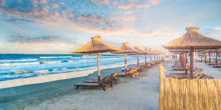 Începe „Litoralul pentru toți”. Unde te poți caza cu 34 de lei/ noapte