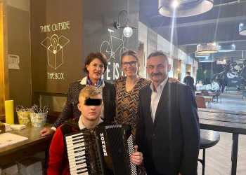 Pasiunea nu ține seamă de război! Un tânăr refugiat poate studia acordeonul în continuare, în Timișoara, datorită unei donații Rotary Cetate