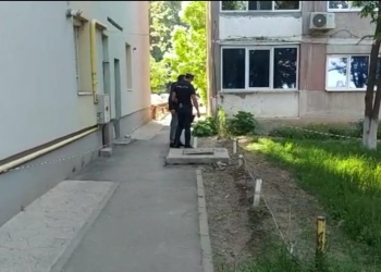 VIDEO UPDATE O adolescentă a vrut să încheie socoteala cu viața! S-a aruncat de la etajul 5 al unui bloc din Timișoara
