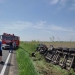 Accident grav pe DN 79A. O persoană a murit după ce un camion s-a răsturnat în afara părții carosabile