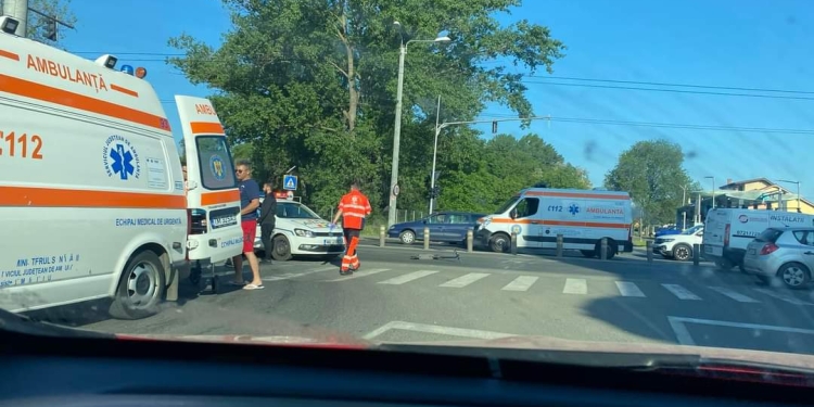 Un copil din Timișoara a ajuns la spital, după ce a fost lovit de o mașină