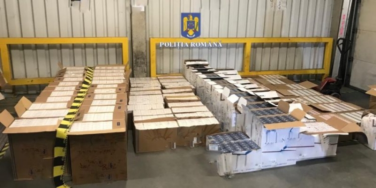 Țigări de contrabandă găsite într-un tir