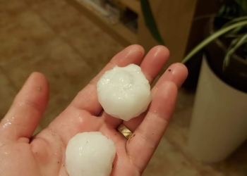 TIR-uri răsturnate de vânt și gospodării inundate. Bilanțul Codului Portocaliu, în Timiș