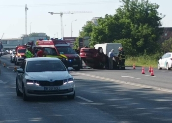 VIDEO Accident grav pe Calea Aradului din Timișoara. Două persoane rănite