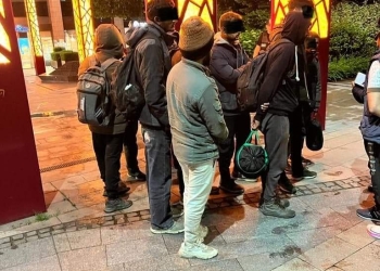 Mai mulți migranți din Pakistan depistați de polițiștii locali pe o stradă din Timișoara