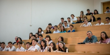 Sute de participanți la Concursul Internaţional de Matematică şi Informatică „Caius Iacob” de la UAV Arad