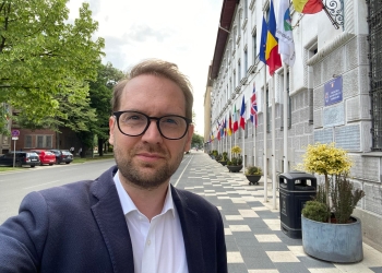 Prefectura Timiș nu vrea să mai vadă steaguri ale altor țări în fața Primăriei Timișoara