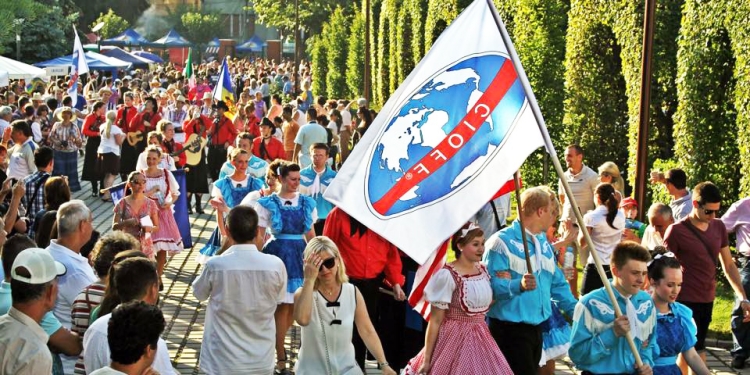 După umbreluțele din centru, la Timișoara revine și Festivalul Inimilor