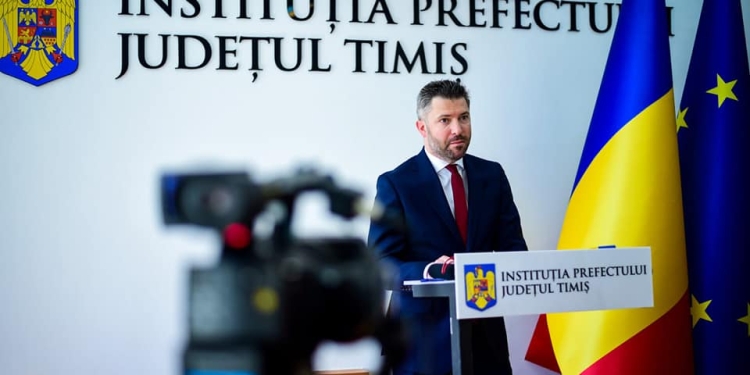 Contre între prefect și Fritz pe tema steagurilor din fața primăriei