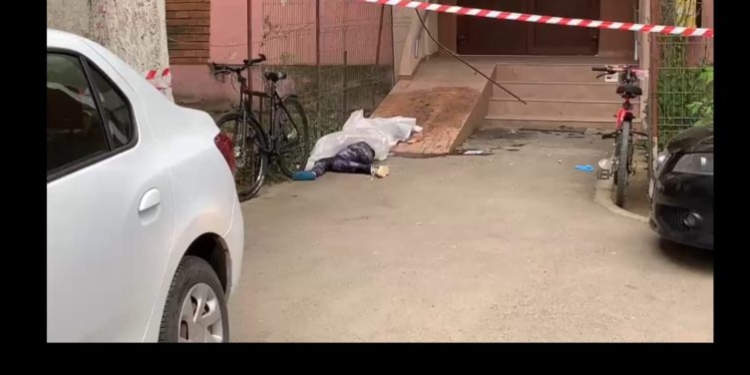 UPDATE Cea care le-a dat viață, le-a și luat-o! O mamă cu doi copii a sărit de la etajul unui bloc turn din Timișoara