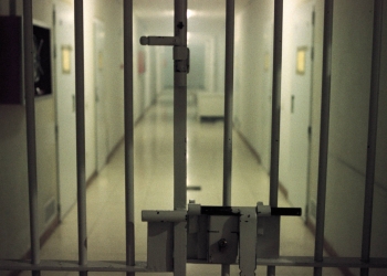 Un evadat umblă pe drumurile din Timiș! S-a dat alarma la Penitenciarul Timișoara