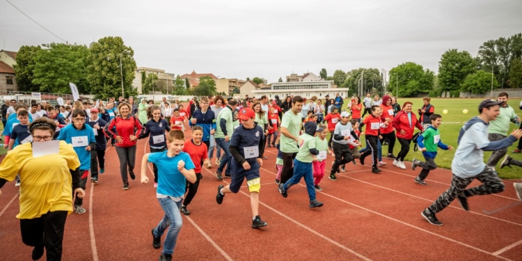 ARAD: O zi specială pentru copiii speciali pe stadionul Gloria, organizată de Universitatea „Aurel Vlaicu” din Arad