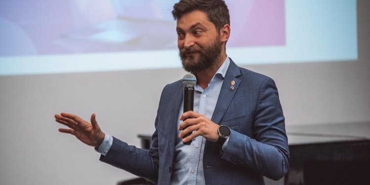 Au și USR-iștii traseiștii lor! Un deputat USR de Timiș ar urma să se alăture unui alt partid