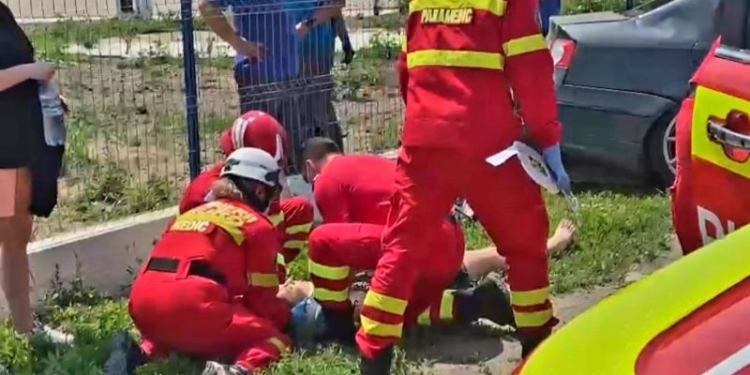 VIDEO Accident cu 3 răniți la o intersecție aglomerată din Timișoara