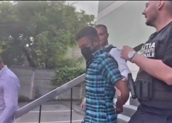 Bărbat lovit cu pumnii și picioarele pentru 700 de lei