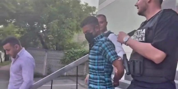 Bărbat lovit cu pumnii și picioarele pentru 700 de lei