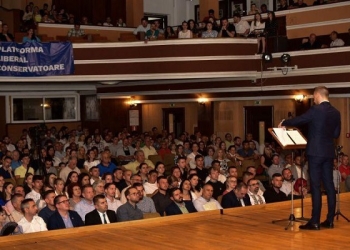 Fritz, alături de deputatul AUR Titi Stoica la un eveniment al partidului lui Ambruș