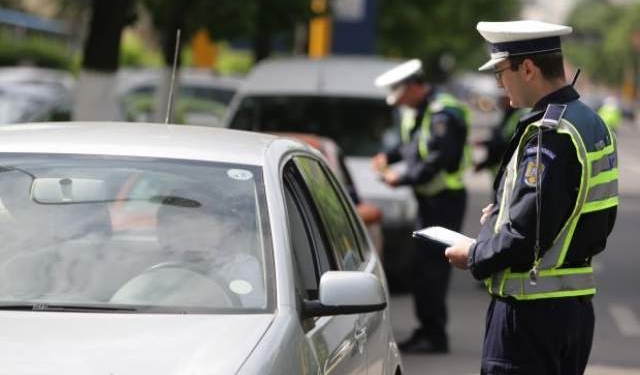 Razie a poliției pentru depistarea șoferilor băuți și drogați