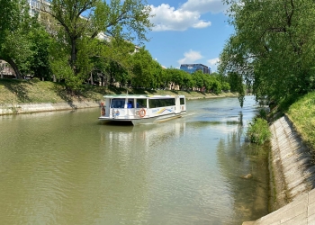 După 30 de ani, plimbări cu vaporașul din Timișoara până la Sânmihaiu Român