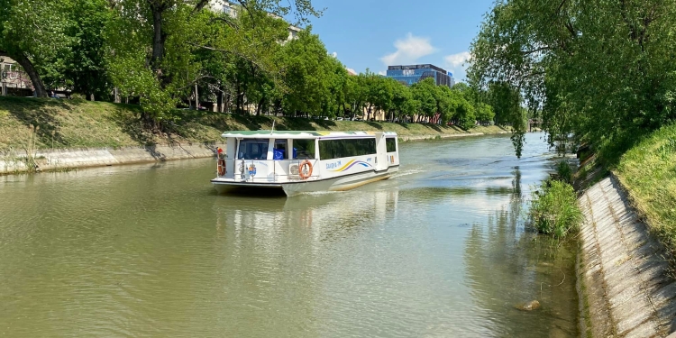 După 30 de ani, plimbări cu vaporașul din Timișoara până la Sânmihaiu Român